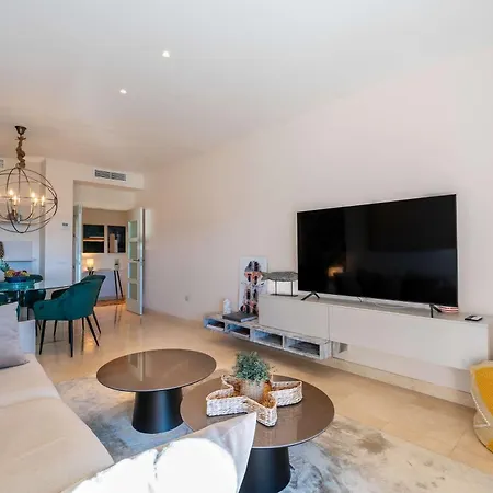 Luxury Escape - Flamingos Golf Retreat شقة إِستيبونا